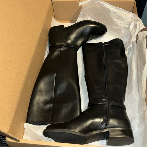 Michael Kors Shoes - Michael Kors